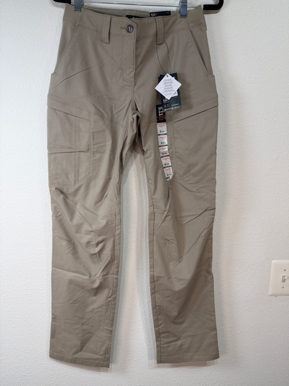 5.11 Tactical Women’s Apex Cargo Pants in Khaki/Tan size 4 NWT - Picture 3 of 10
